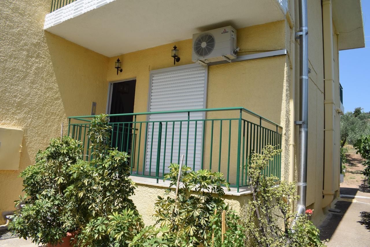 Apartments Rania Tolón Exterior photo